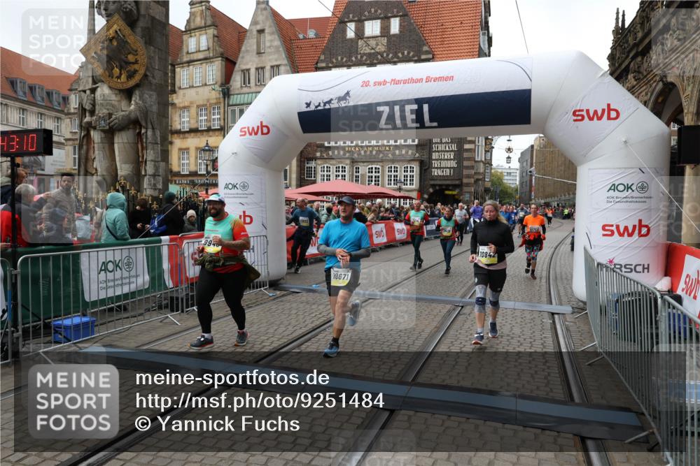 05.10.2025 - 20. swb-Marathon Bremen Yannick Fuchs http://msf.ph/oto/9251484 05.10.2025 11:13:59 Ziel 7014, 7410, 9946, 10671, 10756, 10842, 11068, 11652, 11653 meine-sportfotos.de