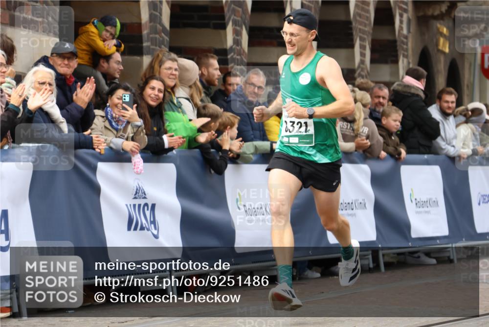 05.10.2025 - 20. swb-Marathon Bremen Strokosch-Dieckow http://msf.ph/oto/9251486 05.10.2025 12:49:28 Ziel 8321 meine-sportfotos.de