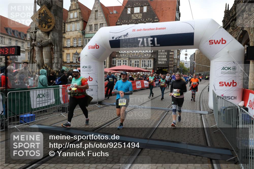 05.10.2025 - 20. swb-Marathon Bremen Yannick Fuchs http://msf.ph/oto/9251494 05.10.2025 11:13:59 Ziel 7014, 7410, 9946, 10671, 10756, 10842, 11068, 11652, 11653 meine-sportfotos.de