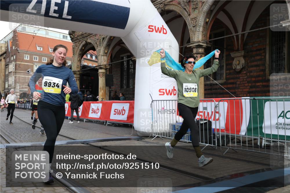 05.10.2025 - 20. swb-Marathon Bremen Yannick Fuchs http://msf.ph/oto/9251510 05.10.2025 10:53:52 Ziel 9494, 9934, 10020, 10416, 10906, 10925, 10966, 11046, 11141, 11383 meine-sportfotos.de
