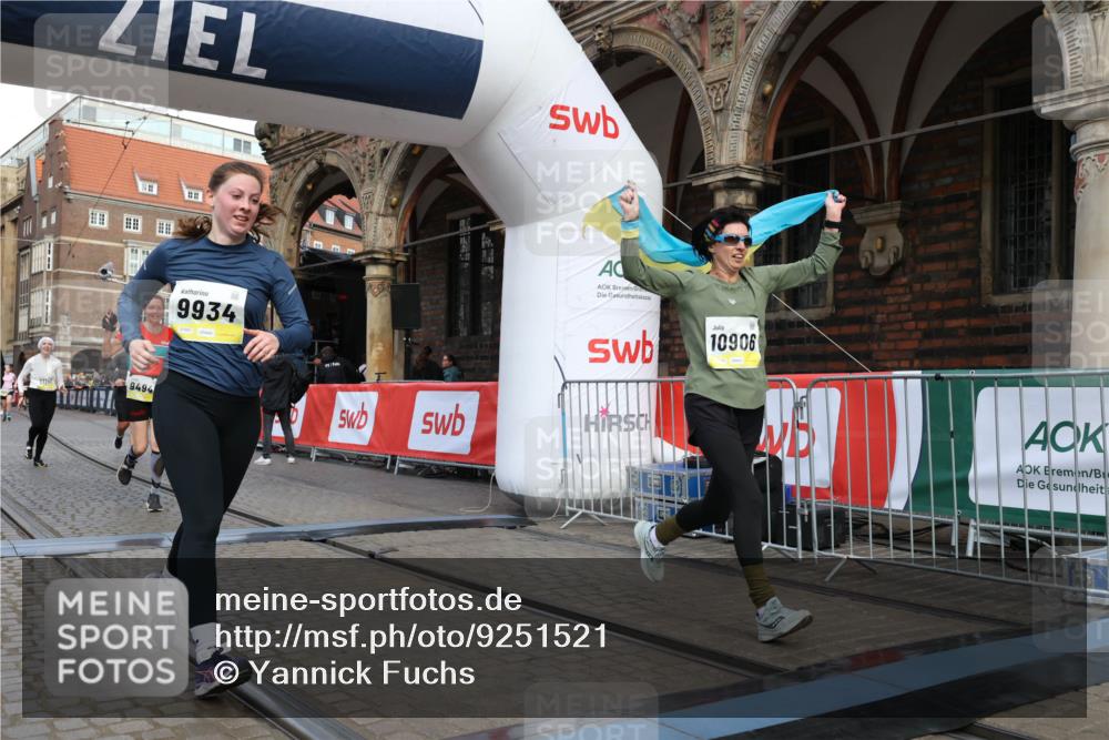 05.10.2025 - 20. swb-Marathon Bremen Yannick Fuchs http://msf.ph/oto/9251521 05.10.2025 10:53:52 Ziel 9494, 9934, 10020, 10416, 10906, 10925, 10966, 11046, 11141, 11383 meine-sportfotos.de
