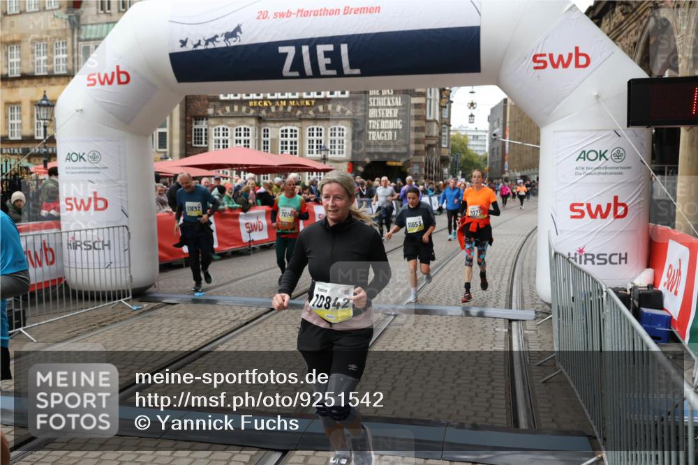 05.10.2025 - 20. swb-Marathon Bremen Yannick Fuchs http://msf.ph/oto/9251542 05.10.2025 11:14:00 Ziel 7014, 7410, 9946, 10671, 10756, 10842, 11652, 11653 meine-sportfotos.de