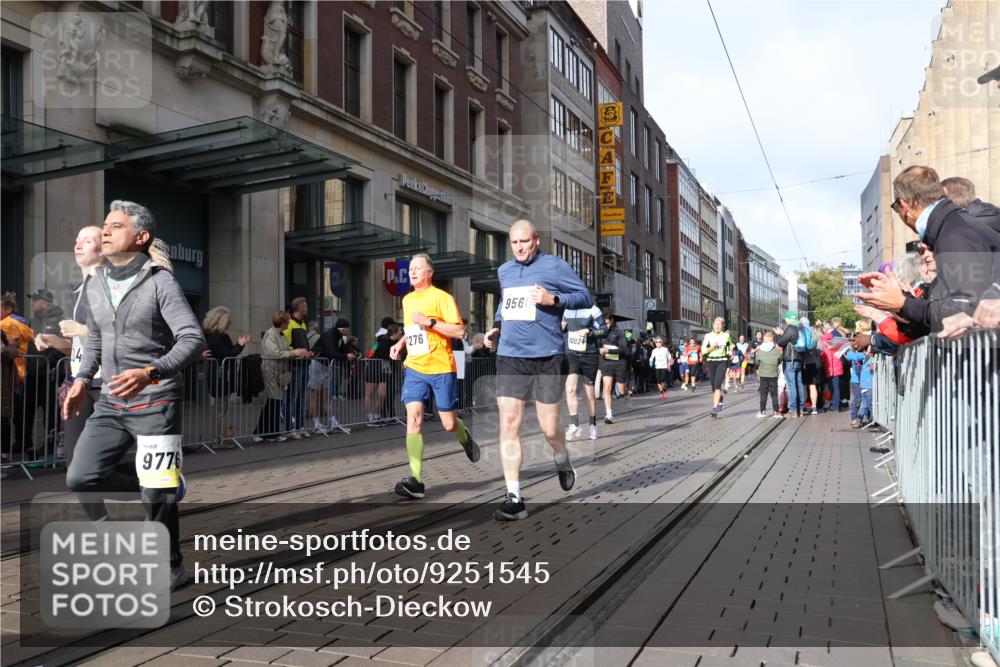 05.10.2025 - 20. swb-Marathon Bremen Strokosch-Dieckow http://msf.ph/oto/9251545 05.10.2025 10:54:33 Ziel 8326, 9282, 9295, 9427, 9436, 9475, 9560, 9570, 9591, 9754, 9776, 9791, 10007, 10014, 10024, 10231, 10232, 10233, 10487, 10609, 10770, 11163, 11276, 11320, 11363, 11373, 11470, 11507, 11523, 8326, 9282, 9295, 9427, 9436, 9475, 9560, 9570, 9591, 9754, 9776, 9791, 10007, 10014, 10024, 10231, 10232, 10233, 10487, 10609, 10770, 11163, 11276, 11320, 11363, 11373, 11470, 11507, 11523 meine-sportfotos.de