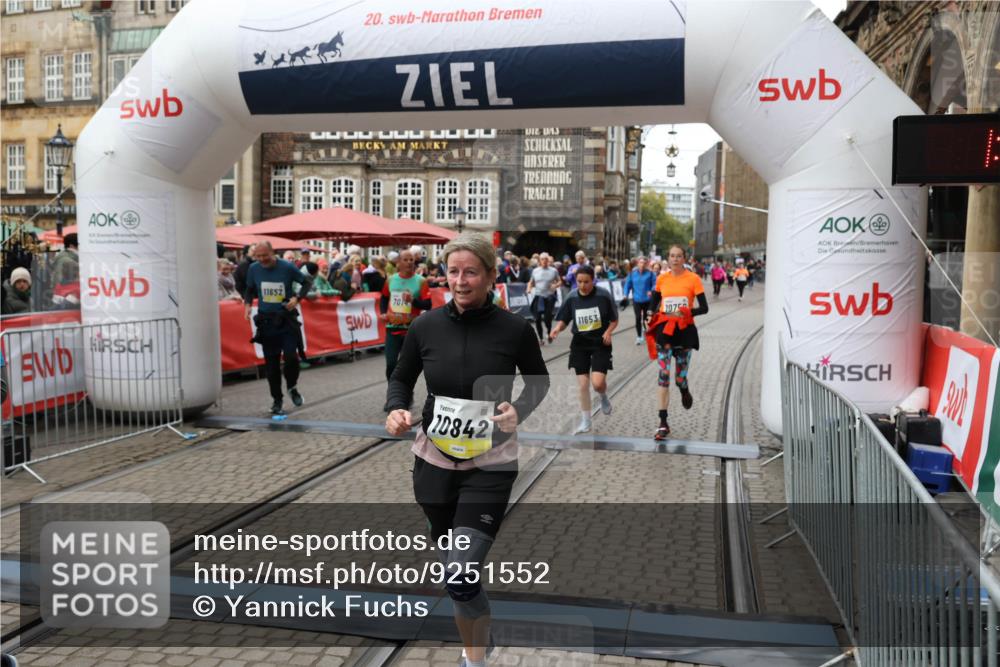 05.10.2025 - 20. swb-Marathon Bremen Yannick Fuchs http://msf.ph/oto/9251552 05.10.2025 11:14:00 Ziel 7014, 7410, 9946, 10671, 10756, 10842, 11652, 11653 meine-sportfotos.de