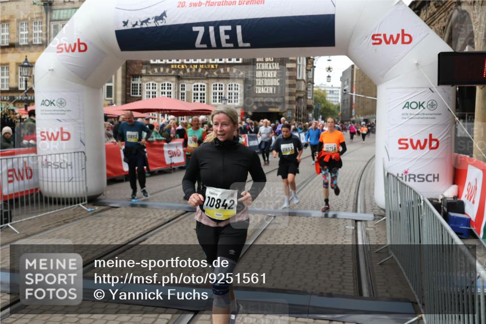 05.10.2025 - 20. swb-Marathon Bremen Yannick Fuchs http://msf.ph/oto/9251561 05.10.2025 11:14:00 Ziel 7014, 7410, 9946, 10671, 10756, 10842, 11652, 11653 meine-sportfotos.de