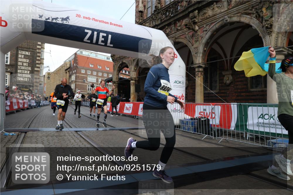05.10.2025 - 20. swb-Marathon Bremen Yannick Fuchs http://msf.ph/oto/9251579 05.10.2025 10:53:53 Ziel 9494, 9934, 10020, 10416, 10906, 10966, 11046, 11141, 11383 meine-sportfotos.de