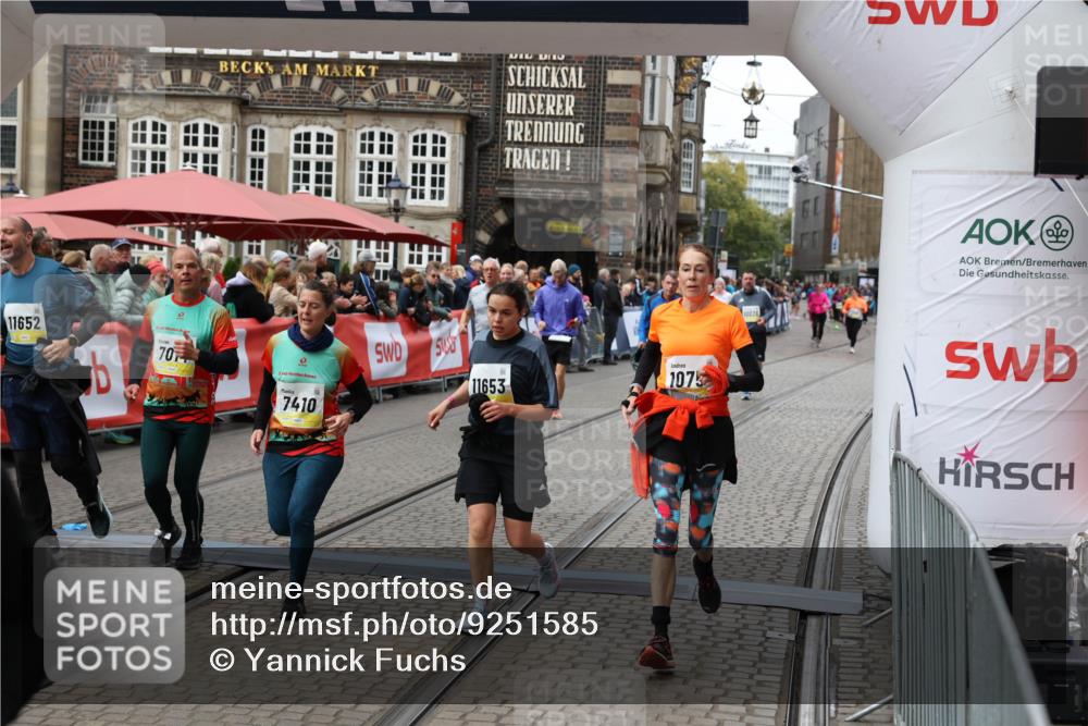 05.10.2025 - 20. swb-Marathon Bremen Yannick Fuchs http://msf.ph/oto/9251585 05.10.2025 11:14:01 Ziel 7014, 7410, 9667, 9946, 10671, 10756, 10842, 11652, 11653 meine-sportfotos.de