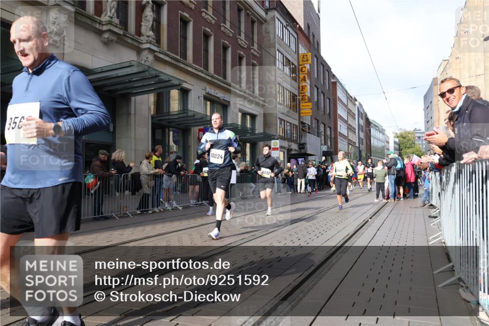 05.10.2025 - 20. swb-Marathon Bremen Strokosch-Dieckow http://msf.ph/oto/9251592 05.10.2025 10:54:35 Ziel 8326, 9282, 9295, 9427, 9436, 9475, 9560, 9570, 9591, 9754, 9776, 9791, 10007, 10014, 10024, 10180, 10231, 10232, 10233, 10307, 10487, 10609, 10770, 10920, 11163, 11276, 11320, 11363, 11373, 11470, 11507, 11523, 8326, 9282, 9295, 9427, 9436, 9475, 9560, 9570, 9591, 9754, 9776, 9791, 10007, 10014, 10024, 10180, 10231, 10232, 10233, 10307, 10487, 10609, 10770, 10920, 11163, 11276, 11320, 11363, 11373, 11470, 11507, 11523 meine-sportfotos.de