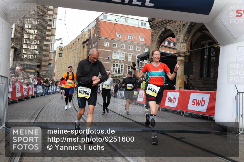 05.10.2025 - 20. swb-Marathon Bremen Yannick Fuchs http://msf.ph/oto/9251600 05.10.2025 10:53:53 Ziel 9494, 9934, 10020, 10416, 10906, 10966, 11046, 11141, 11383 meine-sportfotos.de