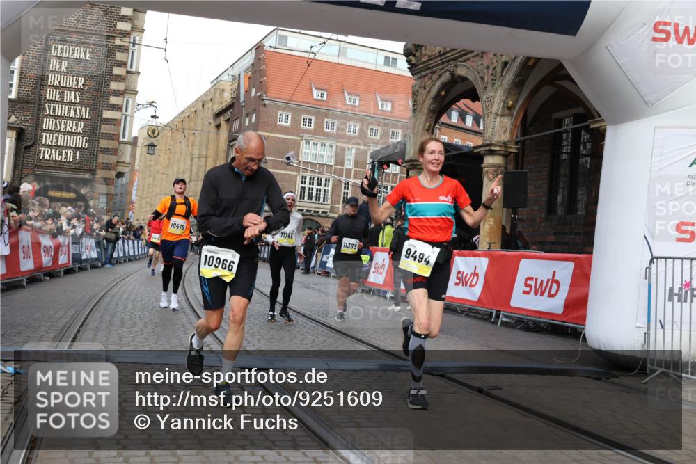 05.10.2025 - 20. swb-Marathon Bremen Yannick Fuchs http://msf.ph/oto/9251609 05.10.2025 10:53:53 Ziel 9494, 9934, 10020, 10416, 10906, 10966, 11046, 11141, 11383 meine-sportfotos.de