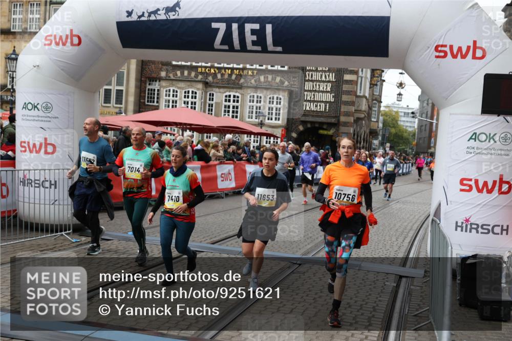 05.10.2025 - 20. swb-Marathon Bremen Yannick Fuchs http://msf.ph/oto/9251621 05.10.2025 11:14:01 Ziel 7014, 7410, 9667, 9946, 10671, 10756, 10842, 11652, 11653 meine-sportfotos.de