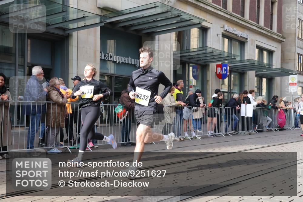 05.10.2025 - 20. swb-Marathon Bremen Strokosch-Dieckow http://msf.ph/oto/9251627 05.10.2025 10:54:36 Ziel 8326, 9282, 9295, 9427, 9436, 9475, 9560, 9570, 9591, 9754, 9776, 9791, 10007, 10014, 10024, 10180, 10231, 10232, 10233, 10307, 10487, 10609, 10770, 10920, 11163, 11276, 11320, 11363, 11373, 11470, 11507, 11523, 8326, 9282, 9295, 9427, 9436, 9475, 9560, 9570, 9591, 9754, 9776, 9791, 10007, 10014, 10024, 10180, 10231, 10232, 10233, 10307, 10487, 10609, 10770, 10920, 11163, 11276, 11320, 11363, 11373, 11470, 11507, 11523 meine-sportfotos.de