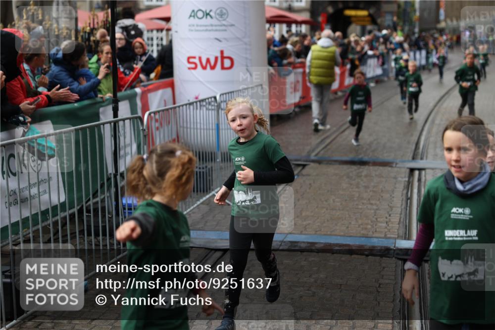 05.10.2025 - 20. swb-Marathon Bremen Yannick Fuchs http://msf.ph/oto/9251637 05.10.2025 15:21:47 Ziel  meine-sportfotos.de