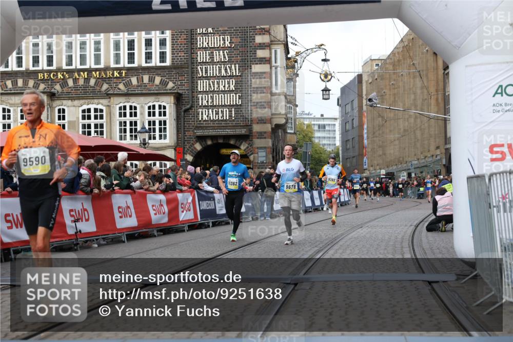 05.10.2025 - 20. swb-Marathon Bremen Yannick Fuchs http://msf.ph/oto/9251638 05.10.2025 10:45:06 Ziel 9202, 9590, 9678, 10568, 10633, 10851, 11362 meine-sportfotos.de