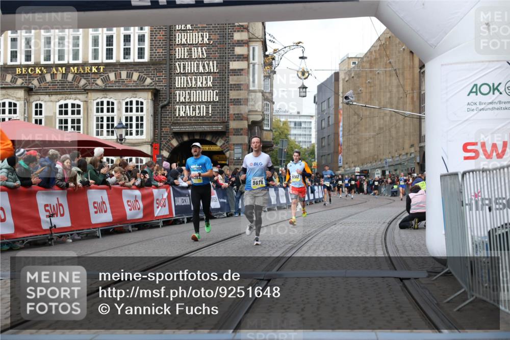 05.10.2025 - 20. swb-Marathon Bremen Yannick Fuchs http://msf.ph/oto/9251648 05.10.2025 10:45:06 Ziel 9202, 9590, 9678, 10568, 10633, 10851, 11362 meine-sportfotos.de