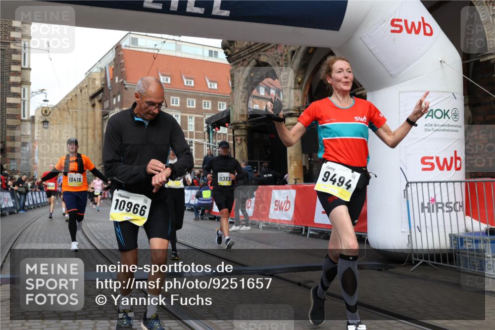 05.10.2025 - 20. swb-Marathon Bremen Yannick Fuchs http://msf.ph/oto/9251657 05.10.2025 10:53:54 Ziel 9494, 9934, 10020, 10416, 10906, 10966, 11141, 11383 meine-sportfotos.de