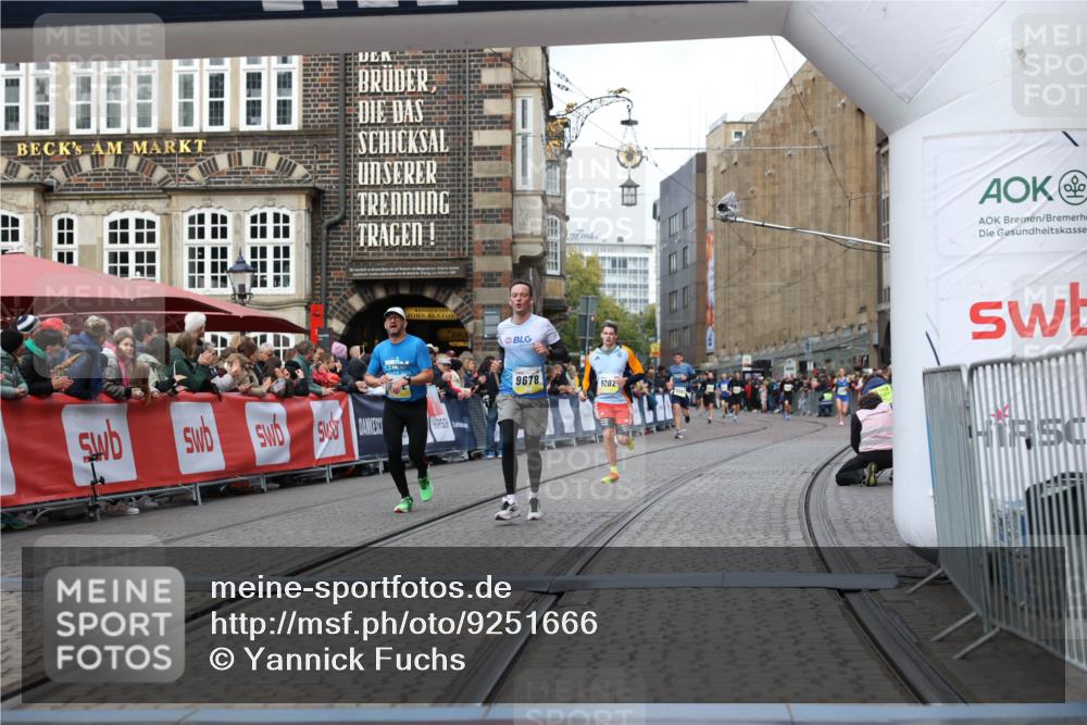 05.10.2025 - 20. swb-Marathon Bremen Yannick Fuchs http://msf.ph/oto/9251666 05.10.2025 10:45:06 Ziel 9202, 9590, 9678, 10568, 10633, 10851, 11362 meine-sportfotos.de