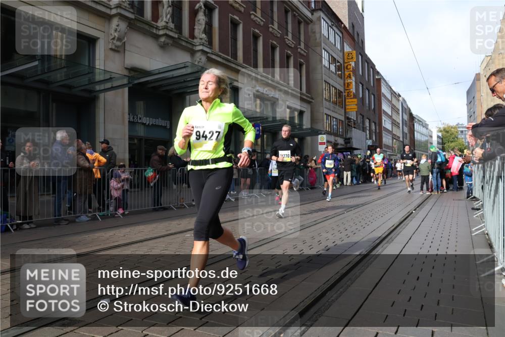 05.10.2025 - 20. swb-Marathon Bremen Strokosch-Dieckow http://msf.ph/oto/9251668 05.10.2025 10:54:38 Ziel 8326, 9427, 9436, 9475, 9560, 9570, 9754, 9776, 9791, 10014, 10024, 10034, 10180, 10231, 10232, 10233, 10307, 10487, 10609, 10770, 10920, 11163, 11276, 11317, 11320, 11363, 11373, 11470, 11507, 11523, 8326, 9427, 9436, 9475, 9560, 9570, 9754, 9776, 9791, 10014, 10024, 10034, 10180, 10231, 10232, 10233, 10307, 10487, 10609, 10770, 10920, 11163, 11276, 11317, 11320, 11363, 11373, 11470, 11507, 11523 meine-sportfotos.de