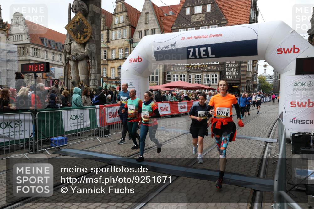 05.10.2025 - 20. swb-Marathon Bremen Yannick Fuchs http://msf.ph/oto/9251671 05.10.2025 11:14:02 Ziel 7014, 7410, 9631, 9667, 9946, 10000, 10671, 10756, 10842, 11541, 11652, 11653 meine-sportfotos.de