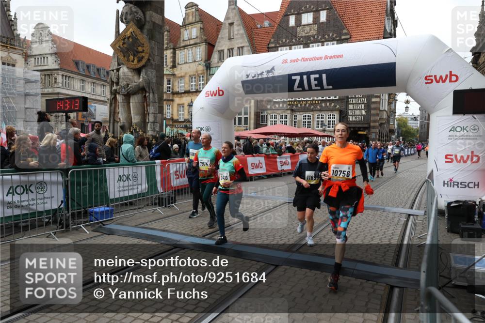 05.10.2025 - 20. swb-Marathon Bremen Yannick Fuchs http://msf.ph/oto/9251684 05.10.2025 11:14:02 Ziel 7014, 7410, 9631, 9667, 9946, 10000, 10671, 10756, 10842, 11541, 11652, 11653 meine-sportfotos.de