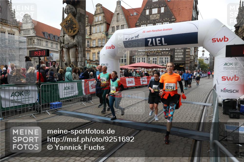 05.10.2025 - 20. swb-Marathon Bremen Yannick Fuchs http://msf.ph/oto/9251692 05.10.2025 11:14:02 Ziel 7014, 7410, 9631, 9667, 9946, 10000, 10671, 10756, 10842, 11541, 11652, 11653 meine-sportfotos.de