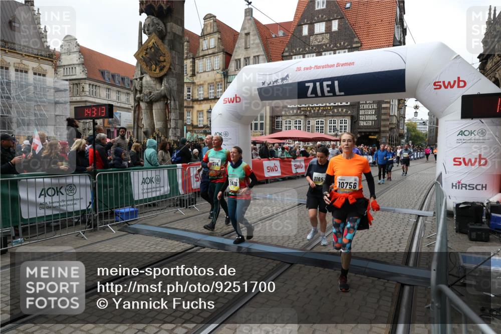 05.10.2025 - 20. swb-Marathon Bremen Yannick Fuchs http://msf.ph/oto/9251700 05.10.2025 11:14:02 Ziel 7014, 7410, 9631, 9667, 9946, 10000, 10671, 10756, 10842, 11541, 11652, 11653 meine-sportfotos.de