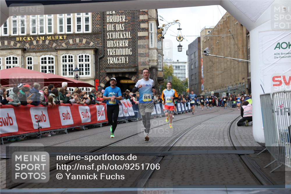 05.10.2025 - 20. swb-Marathon Bremen Yannick Fuchs http://msf.ph/oto/9251706 05.10.2025 10:45:07 Ziel 9202, 9590, 9678, 10568, 10633, 10851, 11362 meine-sportfotos.de