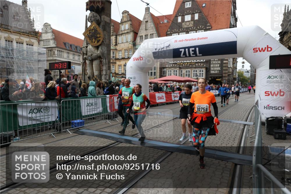 05.10.2025 - 20. swb-Marathon Bremen Yannick Fuchs http://msf.ph/oto/9251716 05.10.2025 11:14:02 Ziel 7014, 7410, 9631, 9667, 9946, 10000, 10671, 10756, 10842, 11541, 11652, 11653 meine-sportfotos.de