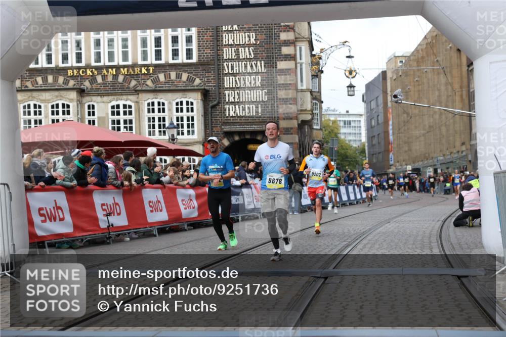 05.10.2025 - 20. swb-Marathon Bremen Yannick Fuchs http://msf.ph/oto/9251736 05.10.2025 10:45:07 Ziel 9202, 9590, 9678, 10568, 10633, 10851, 11362 meine-sportfotos.de