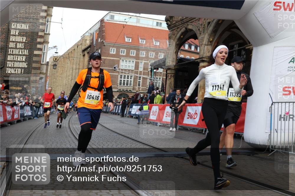 05.10.2025 - 20. swb-Marathon Bremen Yannick Fuchs http://msf.ph/oto/9251753 05.10.2025 10:53:55 Ziel 9494, 9934, 10020, 10416, 10696, 10906, 10966, 11141, 11383, 11445 meine-sportfotos.de
