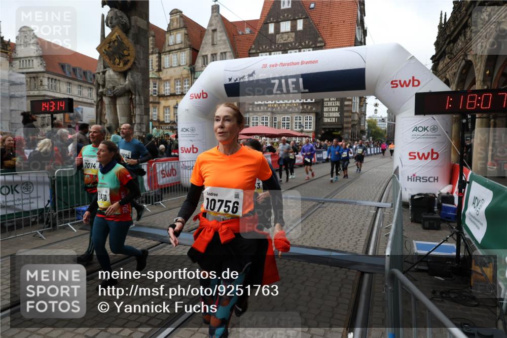 05.10.2025 - 20. swb-Marathon Bremen Yannick Fuchs http://msf.ph/oto/9251763 05.10.2025 11:14:03 Ziel 7014, 7410, 9631, 9667, 9946, 10000, 10036, 10512, 10671, 10721, 10756, 10842, 11541, 11548, 11652, 11653 meine-sportfotos.de