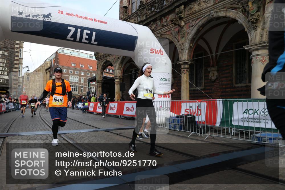 05.10.2025 - 20. swb-Marathon Bremen Yannick Fuchs http://msf.ph/oto/9251770 05.10.2025 10:53:56 Ziel 9494, 9701, 9934, 10020, 10416, 10696, 10906, 10966, 11141, 11383, 11445 meine-sportfotos.de