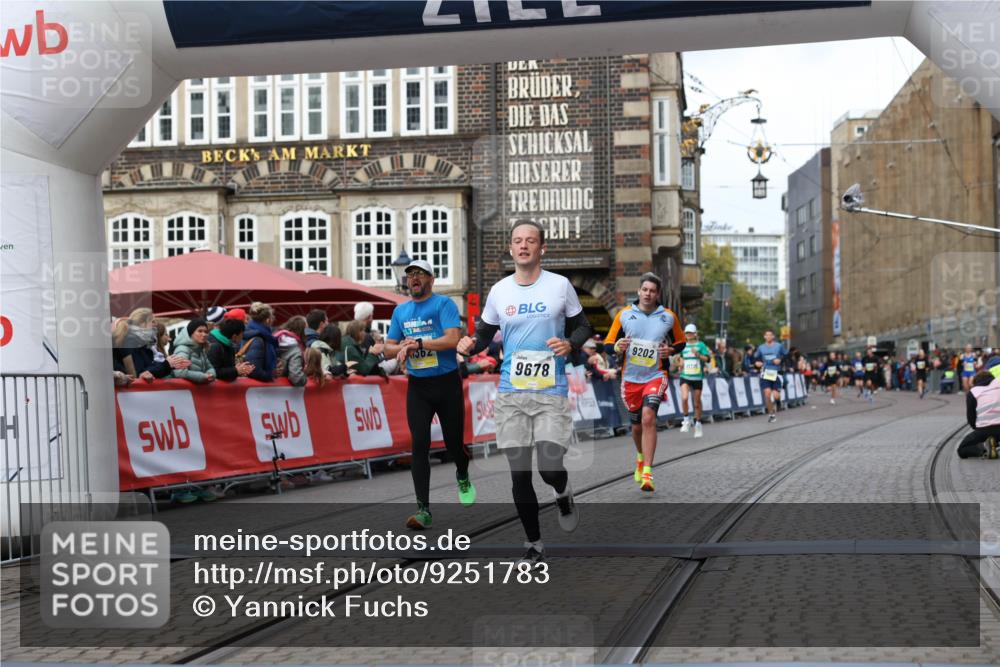 05.10.2025 - 20. swb-Marathon Bremen Yannick Fuchs http://msf.ph/oto/9251783 05.10.2025 10:45:08 Ziel 9202, 9590, 9678, 10568, 10633, 10851, 11362 meine-sportfotos.de