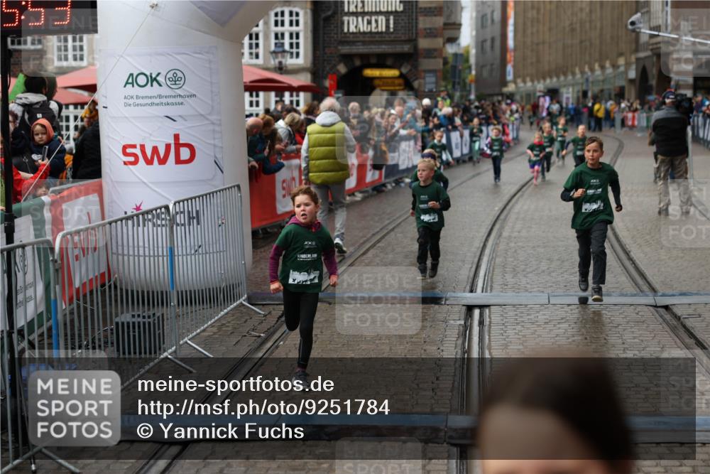 05.10.2025 - 20. swb-Marathon Bremen Yannick Fuchs http://msf.ph/oto/9251784 05.10.2025 15:21:49 Ziel  meine-sportfotos.de