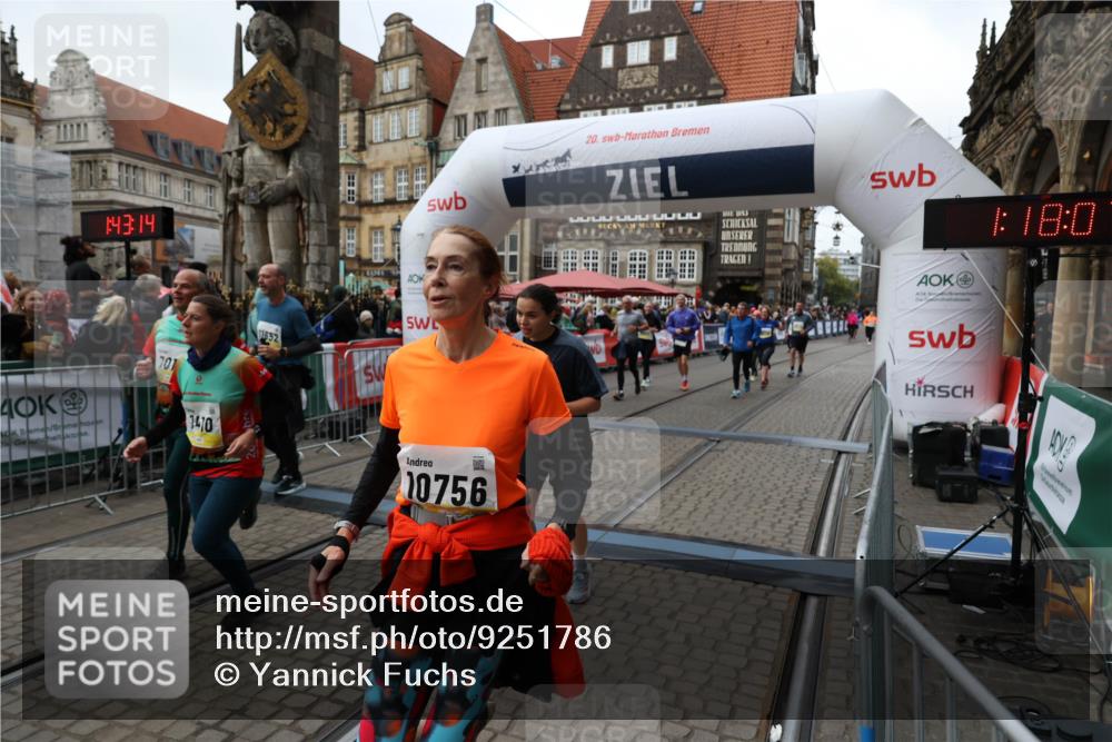 05.10.2025 - 20. swb-Marathon Bremen Yannick Fuchs http://msf.ph/oto/9251786 05.10.2025 11:14:03 Ziel 7014, 7410, 9631, 9667, 9946, 10000, 10036, 10512, 10671, 10721, 10756, 10842, 11541, 11548, 11652, 11653 meine-sportfotos.de