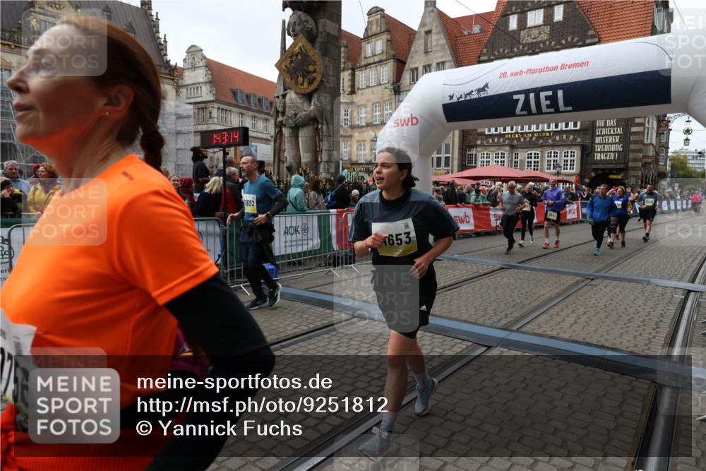05.10.2025 - 20. swb-Marathon Bremen Yannick Fuchs http://msf.ph/oto/9251812 05.10.2025 11:14:04 Ziel 7014, 7410, 9342, 9631, 9667, 9946, 10000, 10036, 10512, 10671, 10721, 10756, 10842, 11541, 11548, 11652, 11653 meine-sportfotos.de