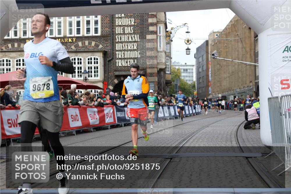05.10.2025 - 20. swb-Marathon Bremen Yannick Fuchs http://msf.ph/oto/9251875 05.10.2025 10:45:09 Ziel 9202, 9590, 9678, 10568, 10633, 10851, 11362, 11715 meine-sportfotos.de