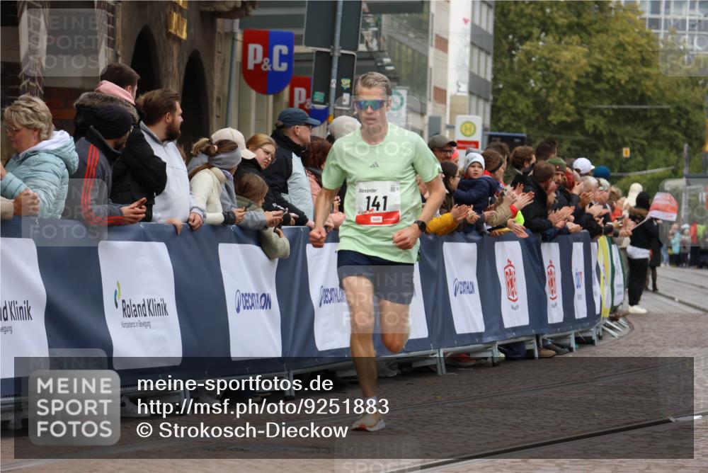 05.10.2025 - 20. swb-Marathon Bremen Strokosch-Dieckow http://msf.ph/oto/9251883 05.10.2025 12:50:09 Ziel 141, 1617, 2056, 8613 meine-sportfotos.de