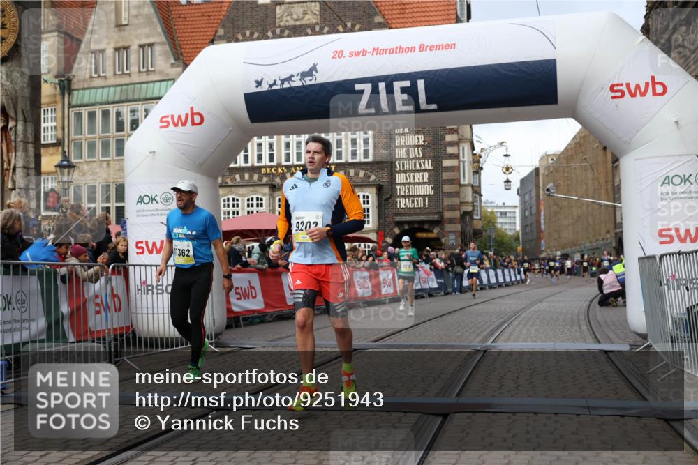 05.10.2025 - 20. swb-Marathon Bremen Yannick Fuchs http://msf.ph/oto/9251943 05.10.2025 10:45:10 Ziel 9202, 9590, 9678, 10568, 10633, 10851, 11362, 11715 meine-sportfotos.de
