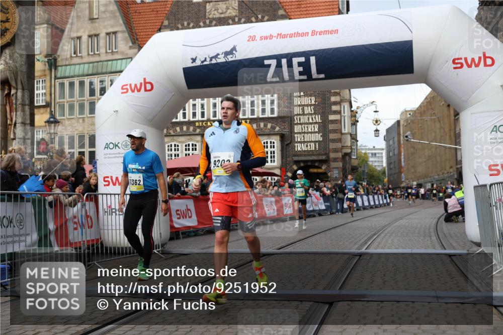 05.10.2025 - 20. swb-Marathon Bremen Yannick Fuchs http://msf.ph/oto/9251952 05.10.2025 10:45:10 Ziel 9202, 9590, 9678, 10568, 10633, 10851, 11362, 11715 meine-sportfotos.de