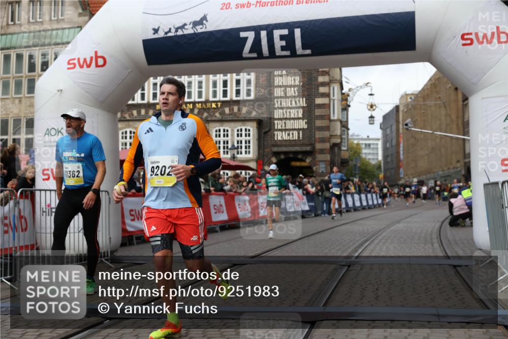 05.10.2025 - 20. swb-Marathon Bremen Yannick Fuchs http://msf.ph/oto/9251983 05.10.2025 10:45:11 Ziel 9202, 9590, 9678, 10091, 11362, 11715 meine-sportfotos.de