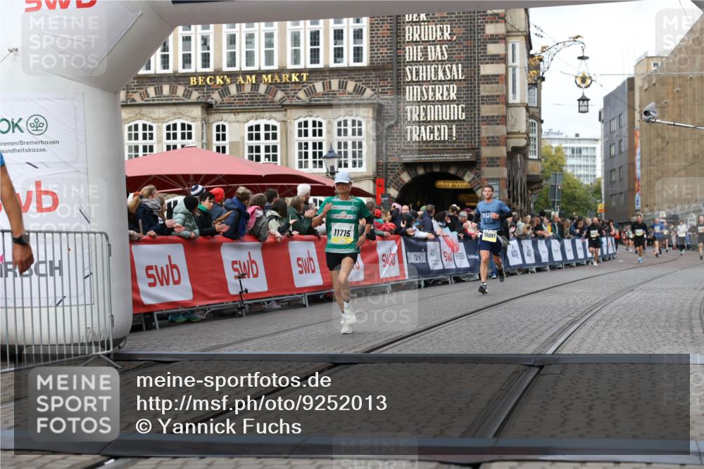 05.10.2025 - 20. swb-Marathon Bremen Yannick Fuchs http://msf.ph/oto/9252013 05.10.2025 10:45:11 Ziel 9202, 9590, 9678, 10091, 11362, 11715 meine-sportfotos.de