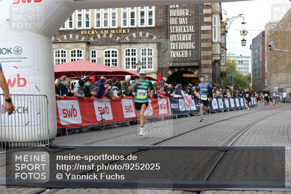05.10.2025 - 20. swb-Marathon Bremen Yannick Fuchs http://msf.ph/oto/9252025 05.10.2025 10:45:11 Ziel 9202, 9590, 9678, 10091, 11362, 11715 meine-sportfotos.de