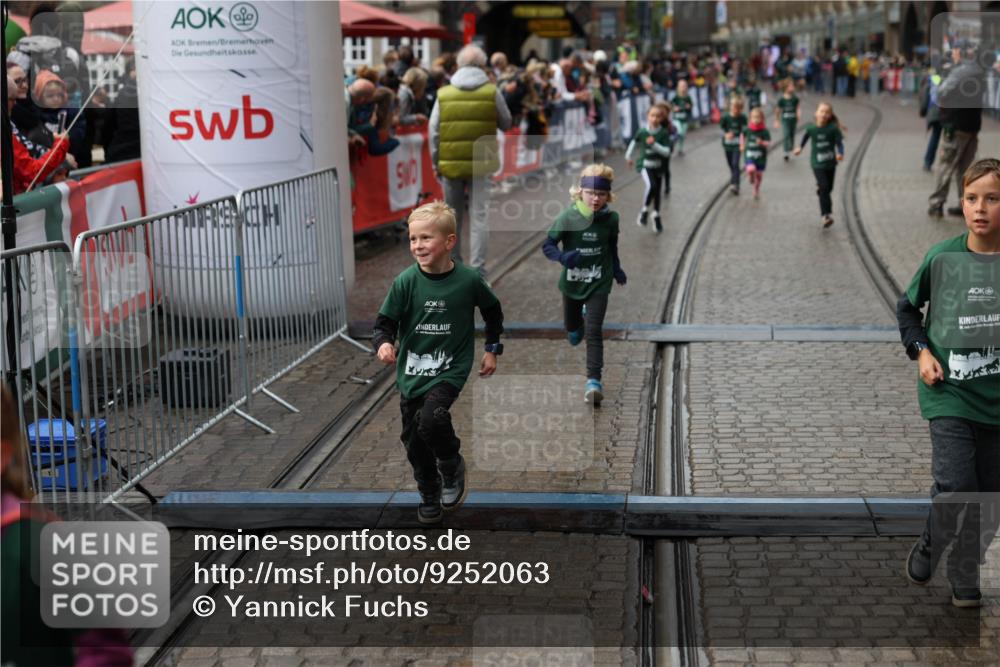 05.10.2025 - 20. swb-Marathon Bremen Yannick Fuchs http://msf.ph/oto/9252063 05.10.2025 15:21:51 Ziel  meine-sportfotos.de