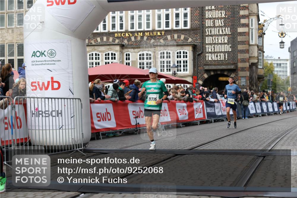 05.10.2025 - 20. swb-Marathon Bremen Yannick Fuchs http://msf.ph/oto/9252068 05.10.2025 10:45:12 Ziel 9202, 9590, 9678, 10091, 11362, 11715 meine-sportfotos.de