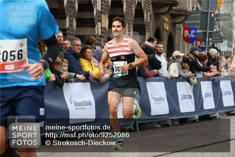05.10.2025 - 20. swb-Marathon Bremen Strokosch-Dieckow http://msf.ph/oto/9252086 05.10.2025 12:50:15 Ziel 1617, 2054, 2056, 8613 meine-sportfotos.de