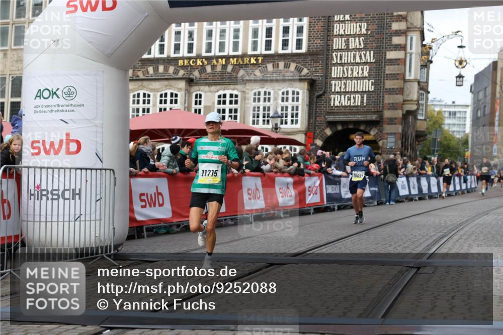 05.10.2025 - 20. swb-Marathon Bremen Yannick Fuchs http://msf.ph/oto/9252088 05.10.2025 10:45:12 Ziel 9202, 9590, 9678, 10091, 11362, 11715 meine-sportfotos.de