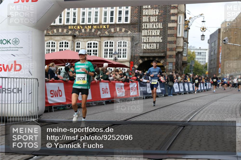 05.10.2025 - 20. swb-Marathon Bremen Yannick Fuchs http://msf.ph/oto/9252096 05.10.2025 10:45:12 Ziel 9202, 9590, 9678, 10091, 11362, 11715 meine-sportfotos.de