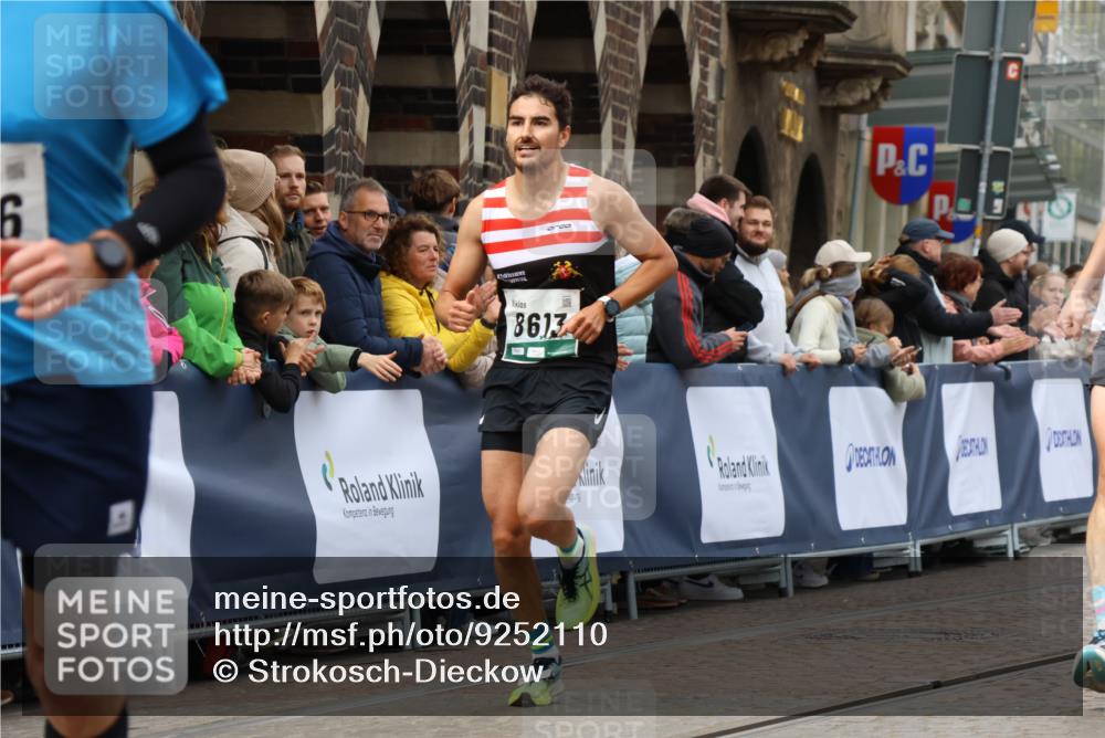 05.10.2025 - 20. swb-Marathon Bremen Strokosch-Dieckow http://msf.ph/oto/9252110 05.10.2025 12:50:15 Ziel 1617, 2054, 2056, 8613 meine-sportfotos.de
