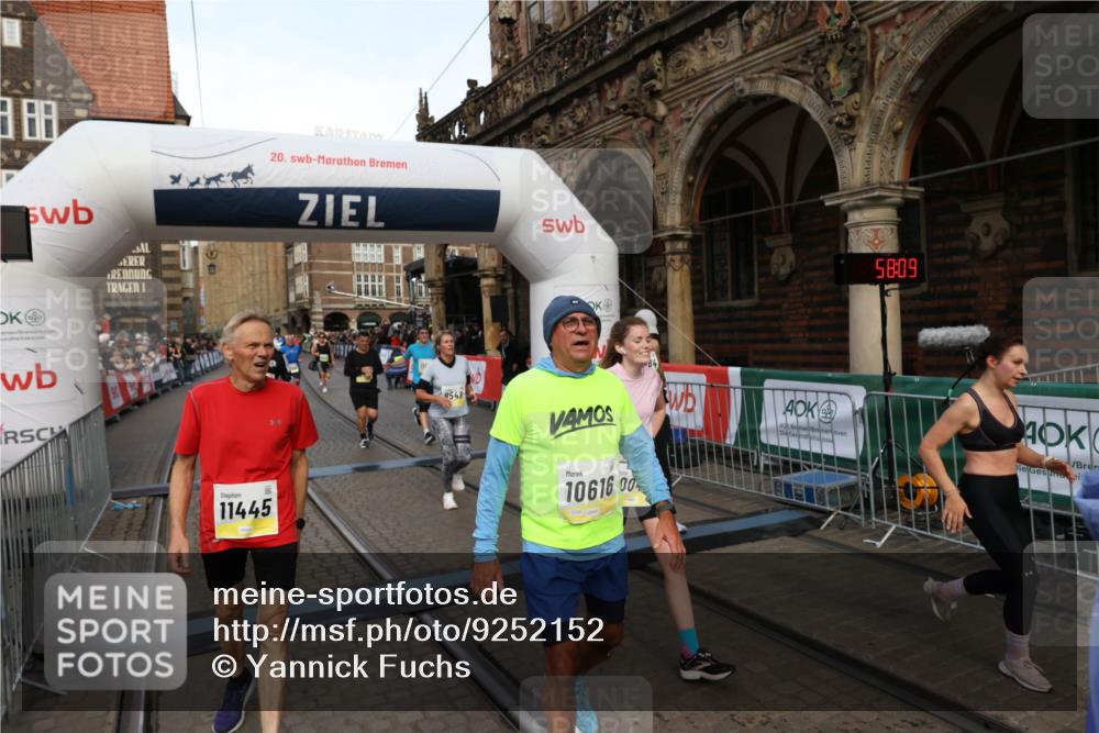05.10.2025 - 20. swb-Marathon Bremen Yannick Fuchs http://msf.ph/oto/9252152 05.10.2025 10:54:05 Ziel 9313, 9456, 9548, 9701, 10046, 10075, 10163, 10484, 10616, 10696, 10785, 11152, 11339, 11445, 11533 meine-sportfotos.de